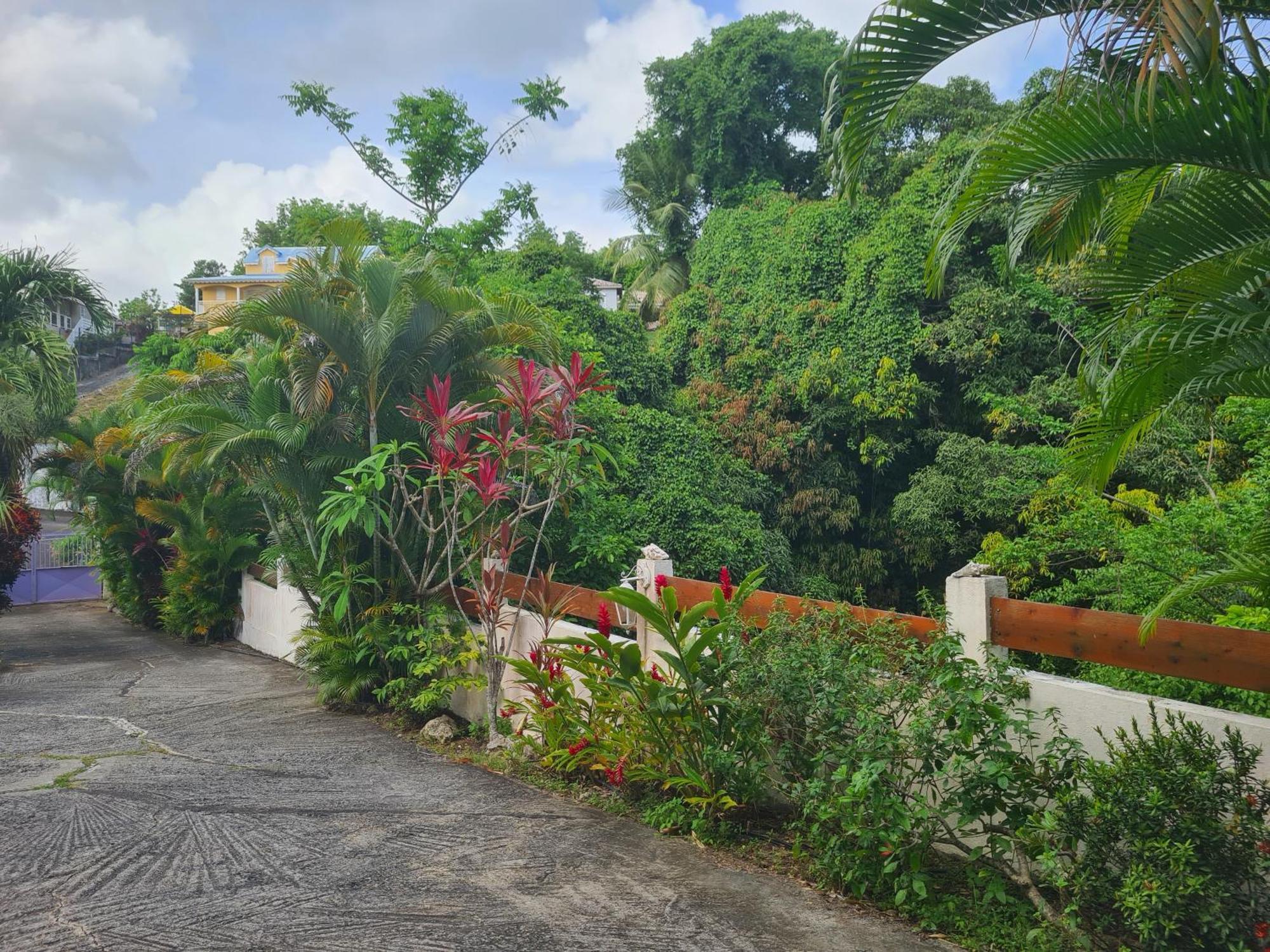 Apartamento Les 3 Epices Le Gosier  Exterior foto